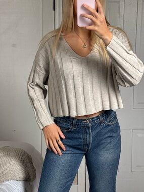 entro Neutral Ribbed Knit V-Neck Sweater in Light cream